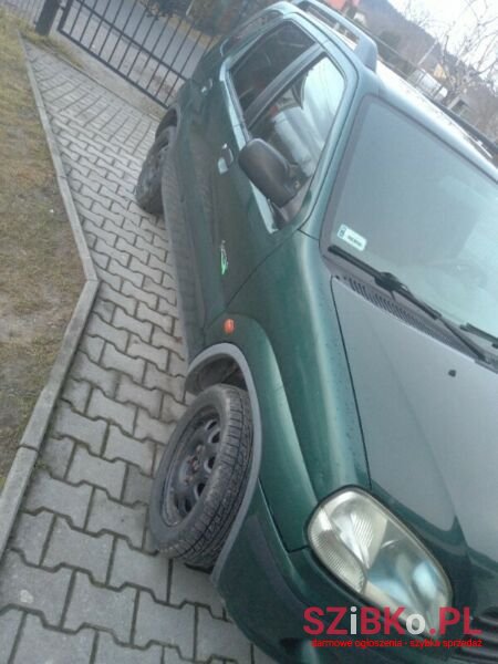 2001' Suzuki Ignis photo #1