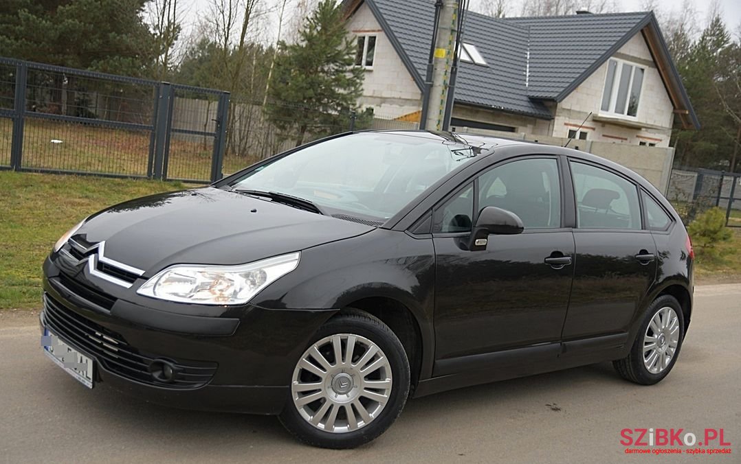 2008' Citroen C4 photo #2