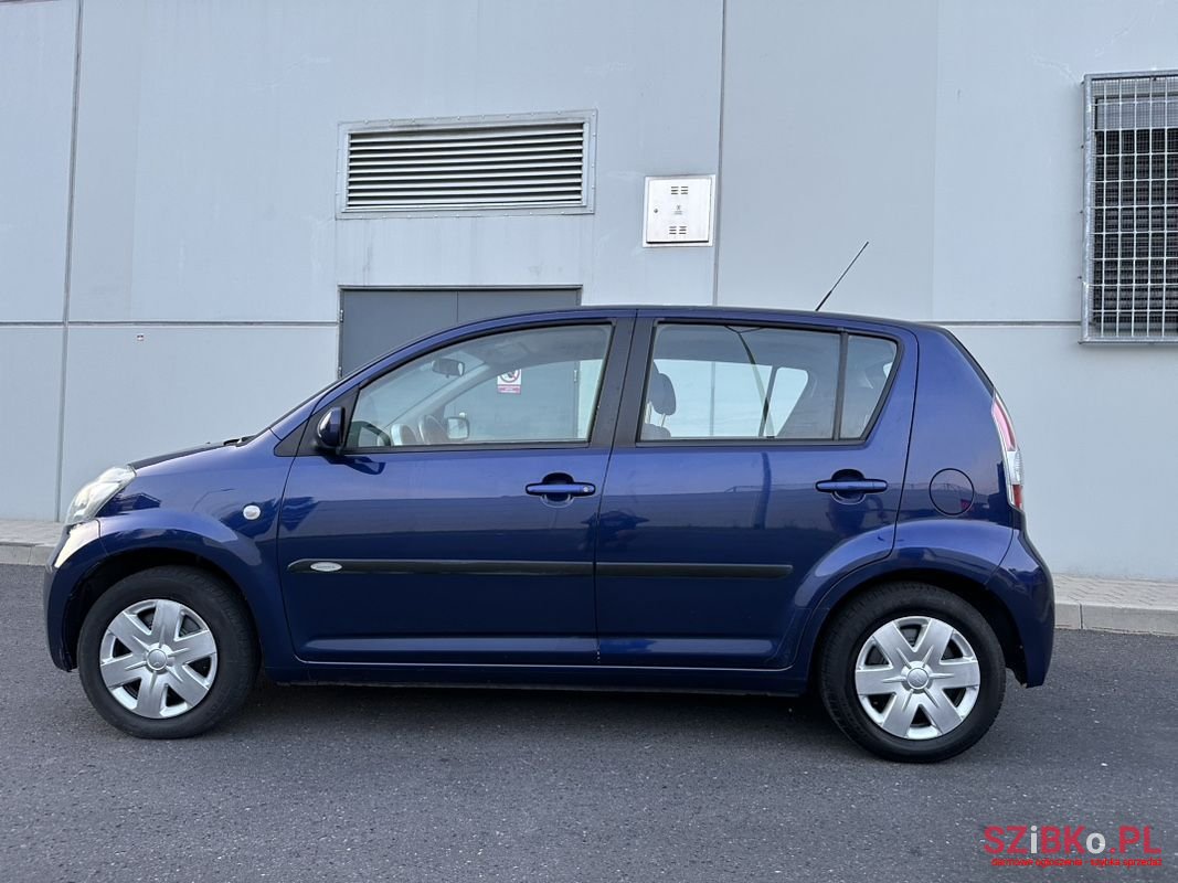 2005' Daihatsu Sirion photo #3