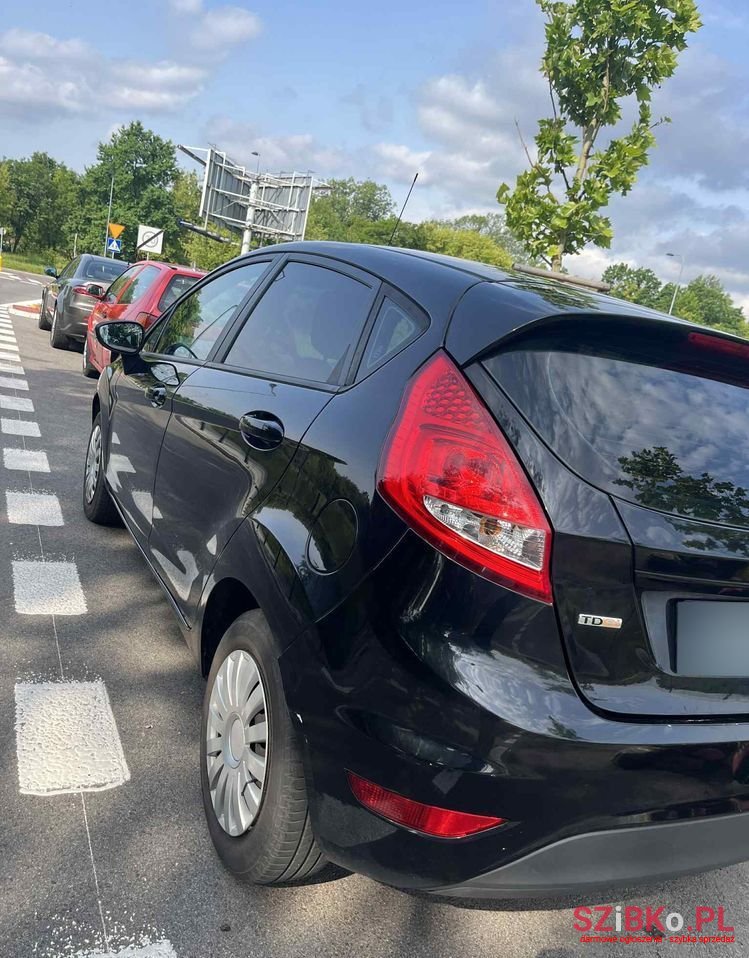 2010' Ford Fiesta photo #3