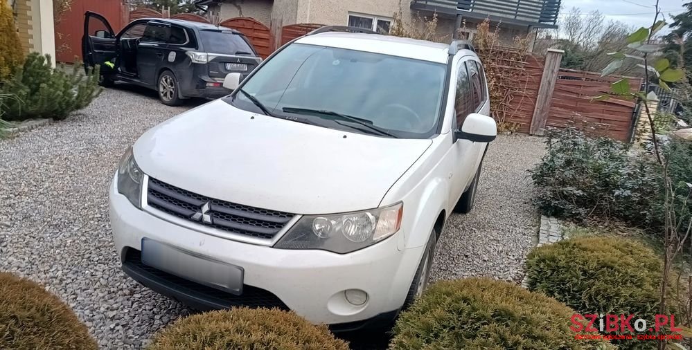 2007' Mitsubishi Outlander 3.0 V6 Xls photo #2