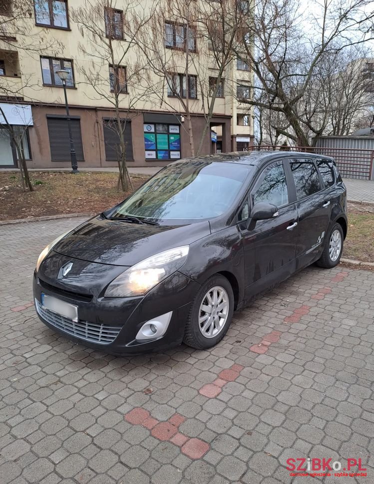 2009' Renault Scenic 1.9 Dci Privilege photo #3