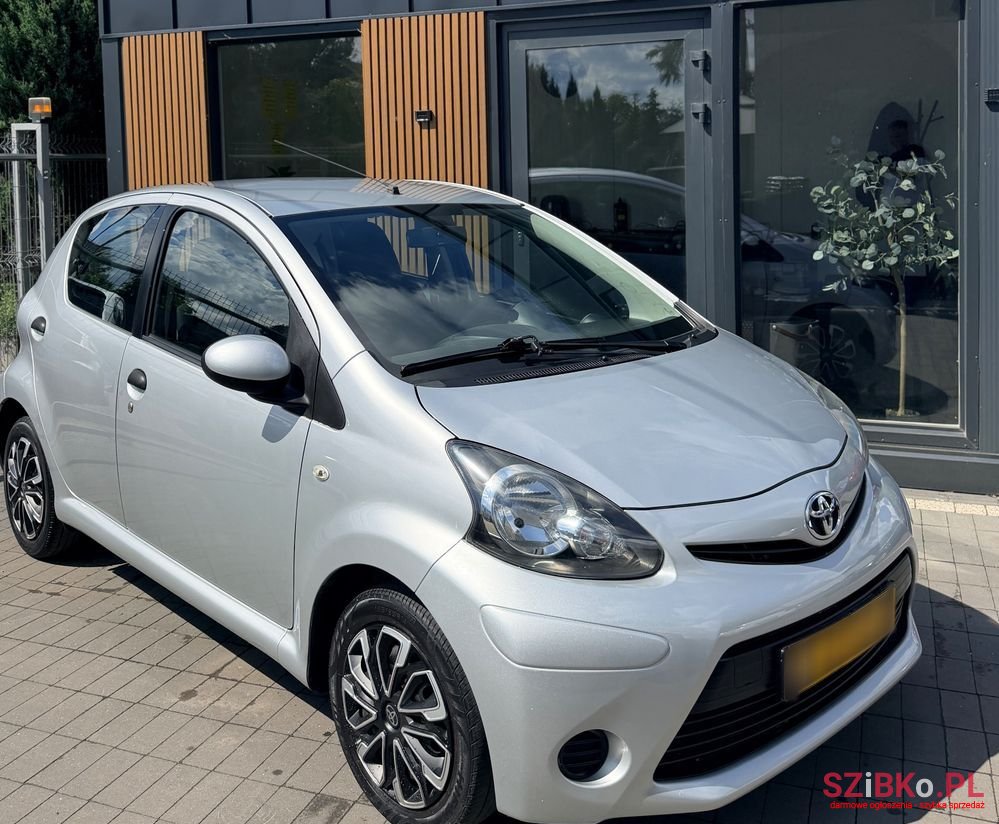 2013' Toyota Aygo photo #2