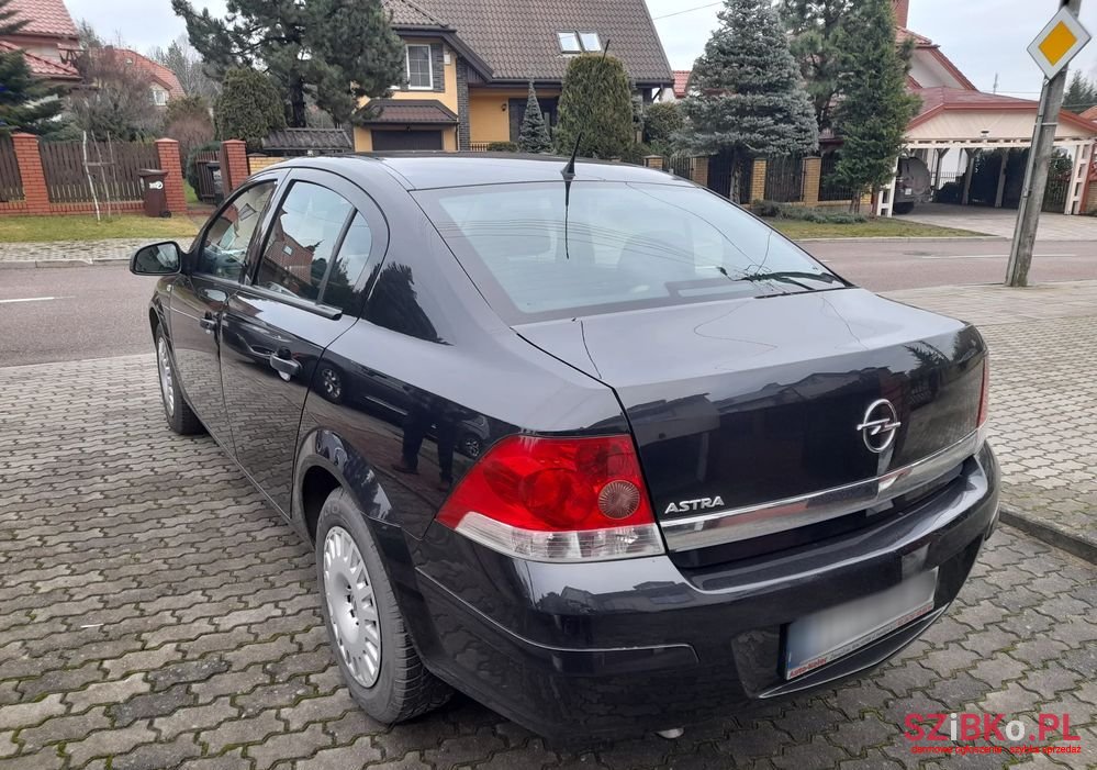 2011' Opel Astra 1.6 photo #3