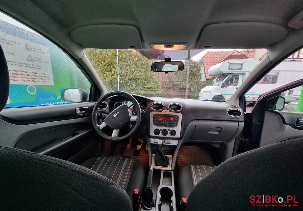 2010' Ford Focus photo #6