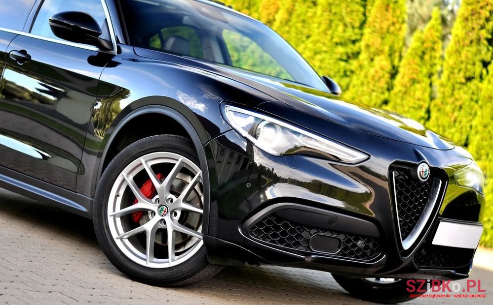 2018' Alfa Romeo Stelvio 2.0 Turbo Super Q4 photo #2