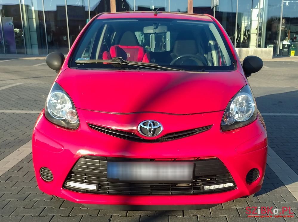 2012' Toyota Aygo photo #4