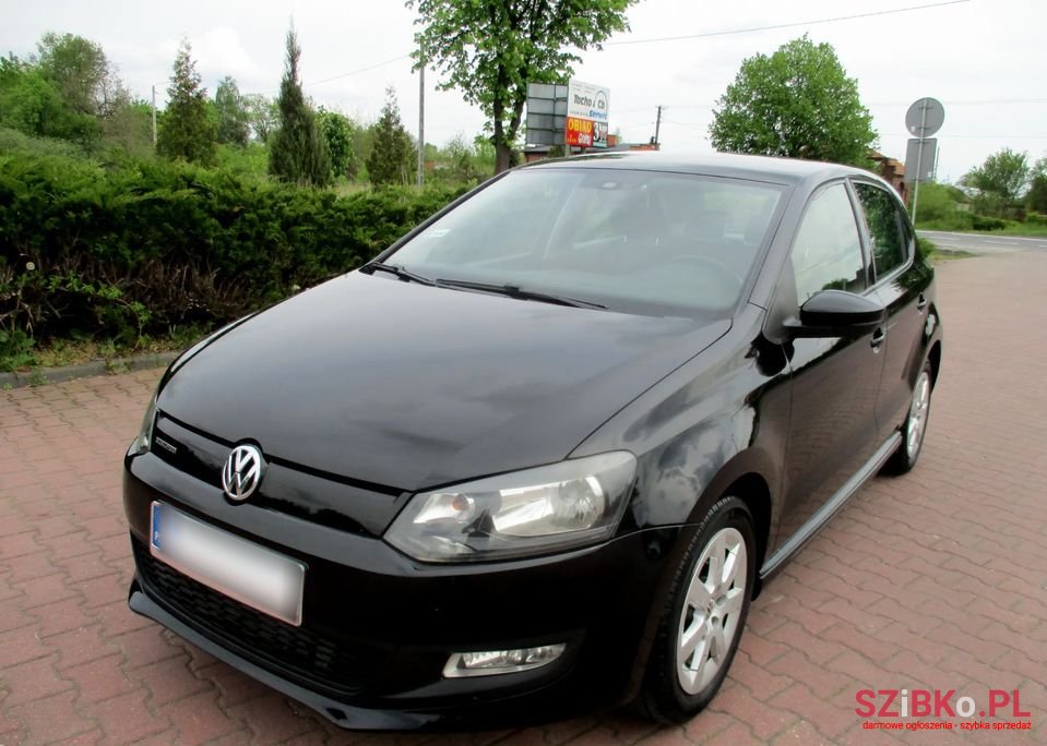 2011' Volkswagen Polo photo #2