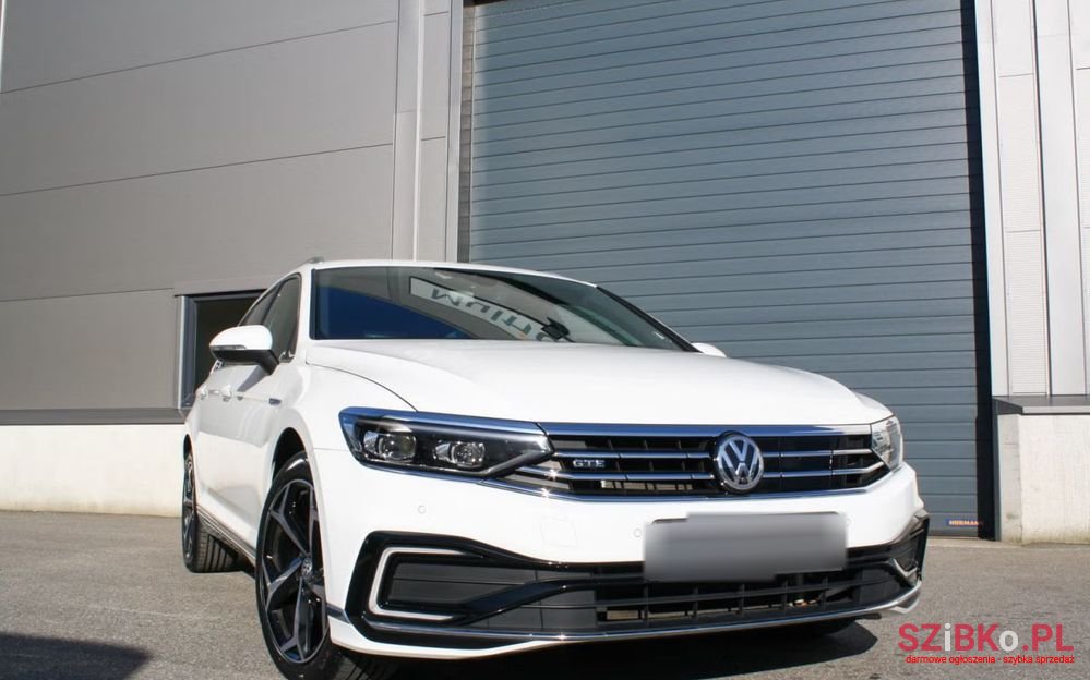 2020' Volkswagen Passat photo #3