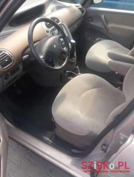 2002' Citroen Xsara Picasso photo #1