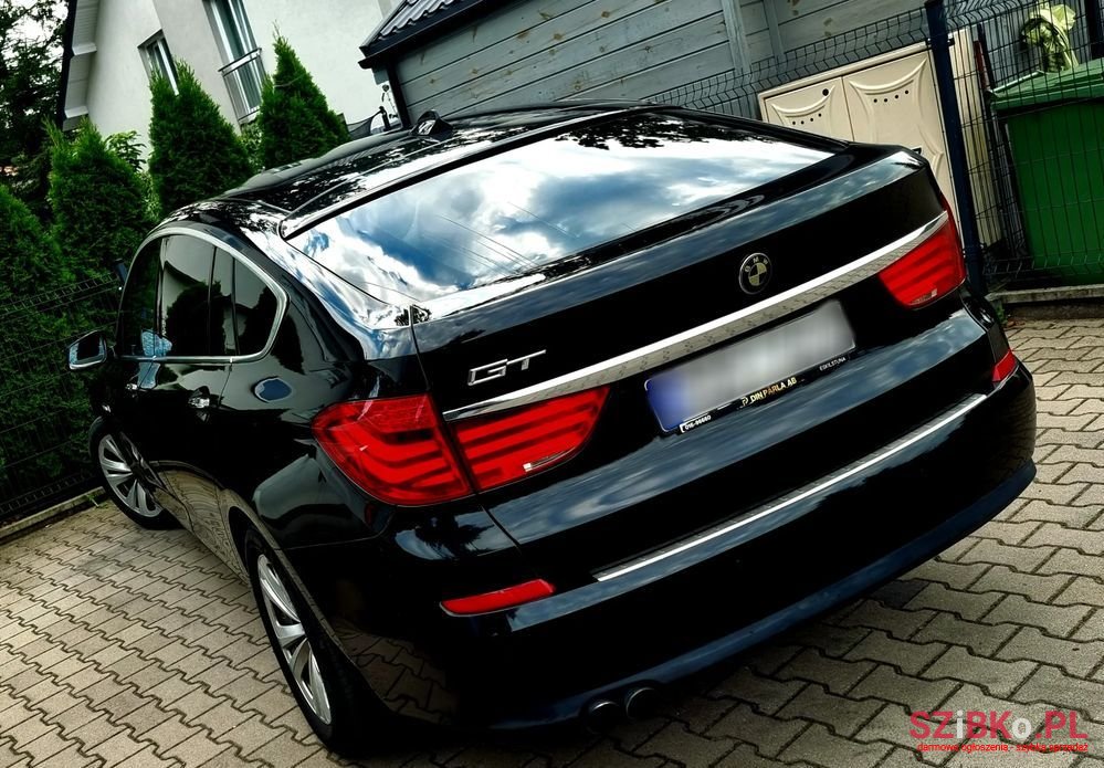 2011' BMW 5 Series photo #5