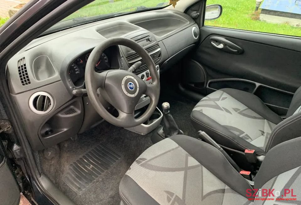 2004' Fiat Punto photo #5