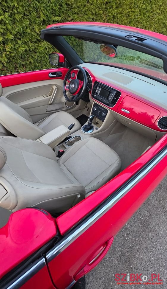 2015' Volkswagen Beetle photo #4