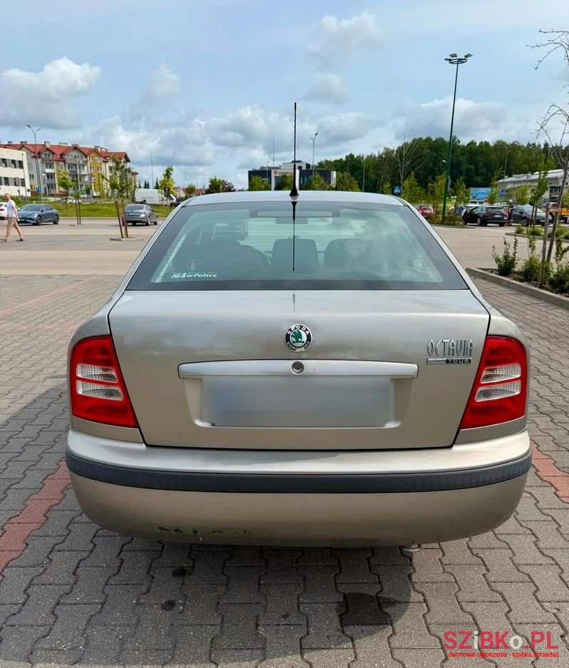 2010' Skoda Octavia 1.6 Tour photo #5