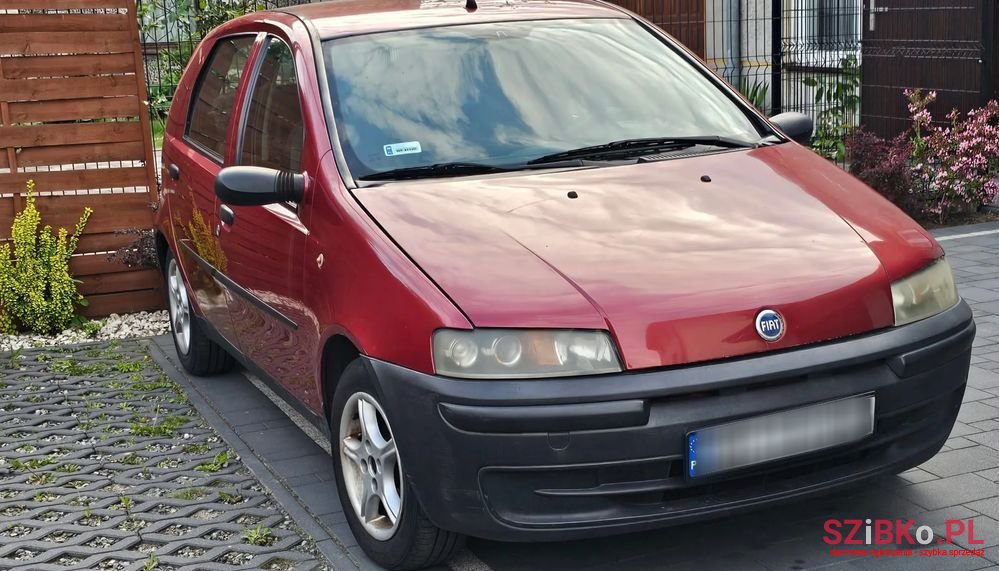 2003' Fiat Punto 1.2 8V photo #2