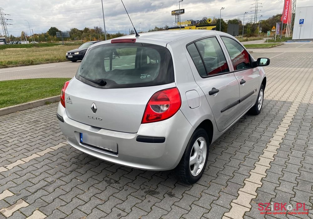 2007' Renault Clio photo #5