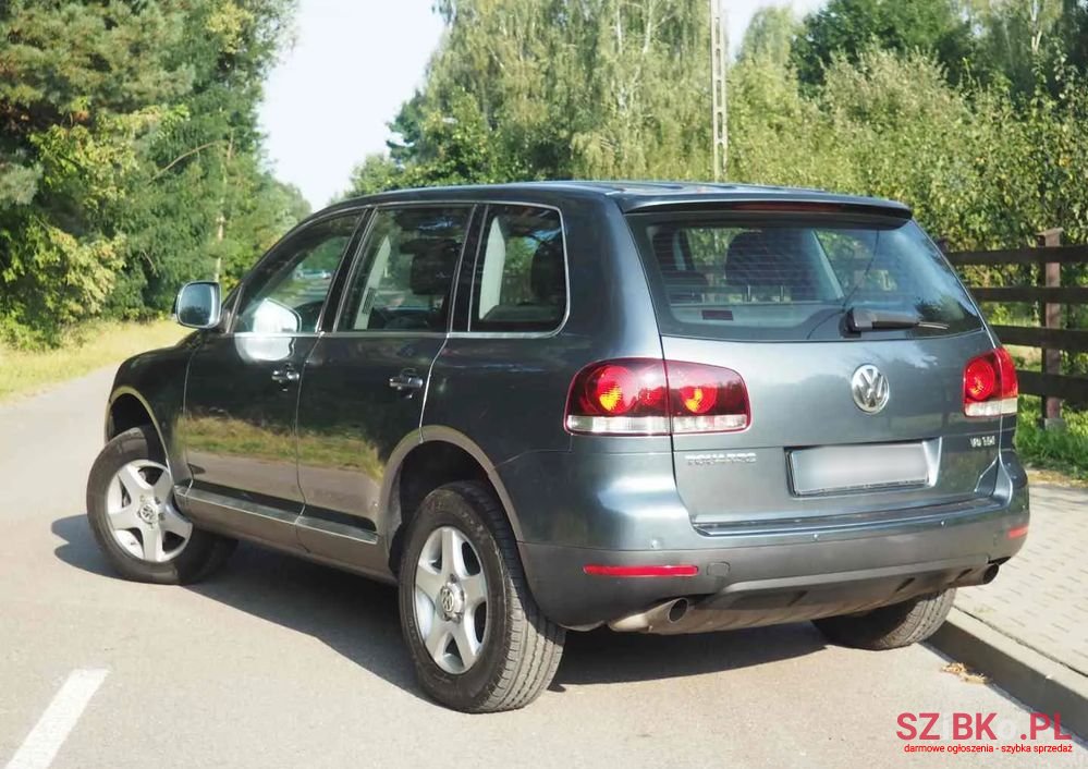 2007' Volkswagen Touareg photo #3