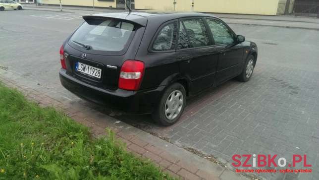2001' Mazda 323 F photo #2