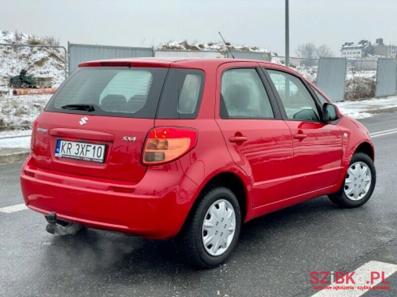 2010' Suzuki SX4 photo #3