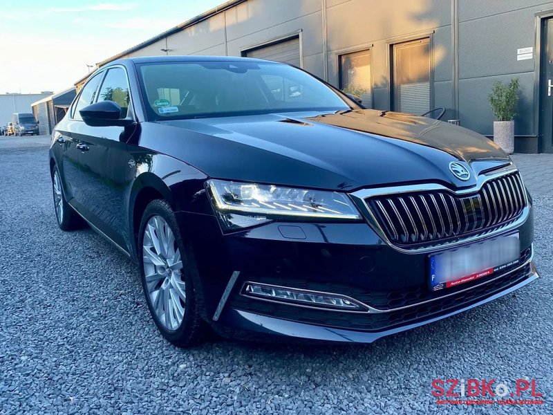 2020' Skoda Superb photo #2