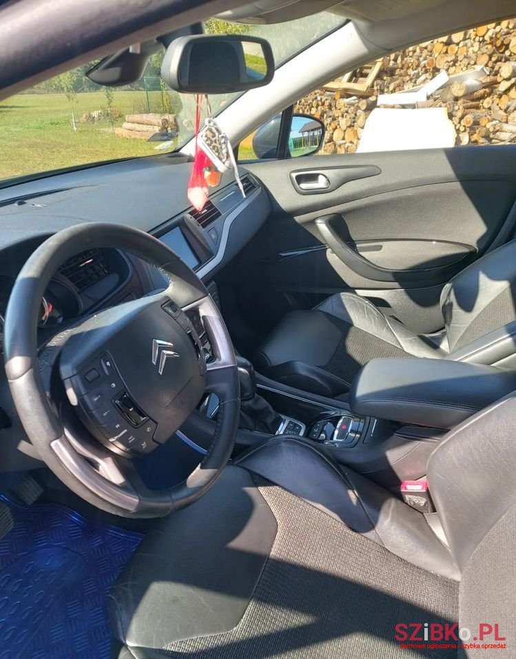 2010' Citroen C5 photo #6