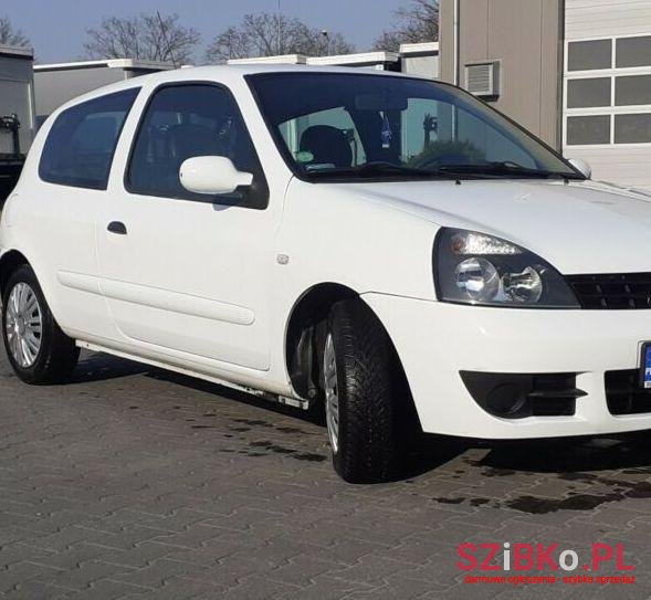 2005' Renault Clio photo #1