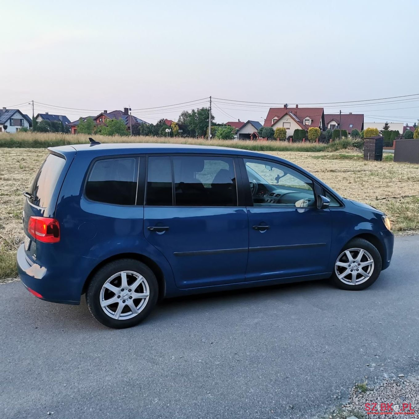 2012' Volkswagen Touran photo #1