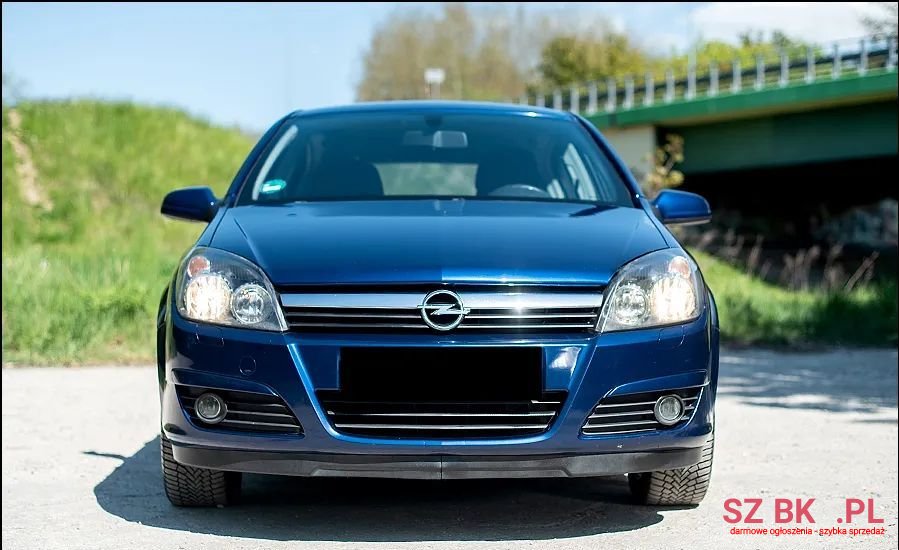 2004' Opel Astra photo #4