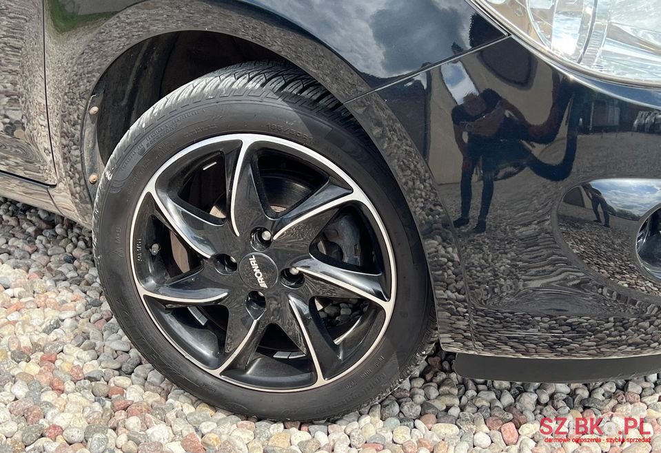 2011' Hyundai i20 photo #6