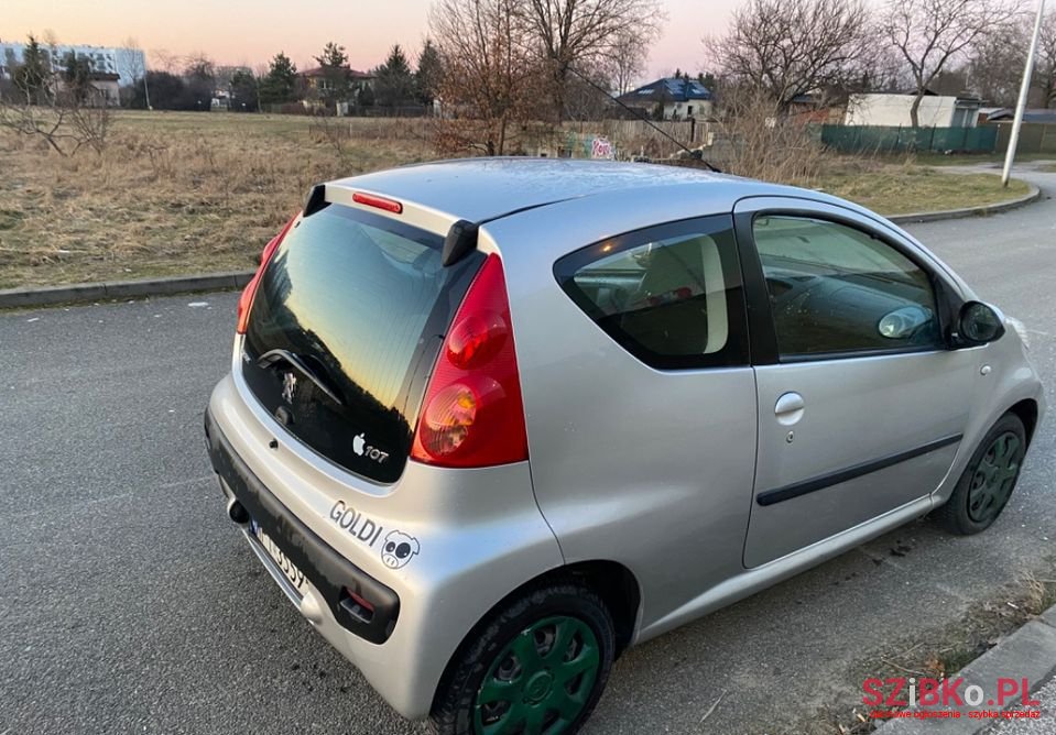 2011' Peugeot 107 photo #6