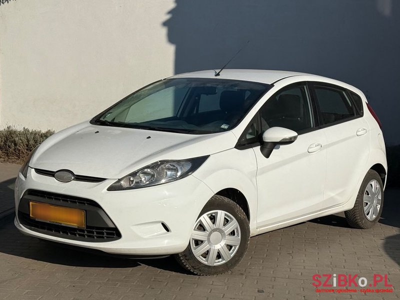 2010' Ford Fiesta photo #2