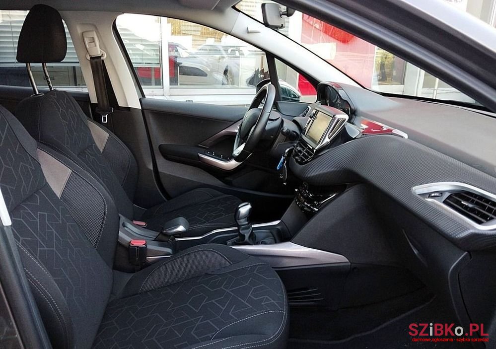 2016' Peugeot 2008 photo #6
