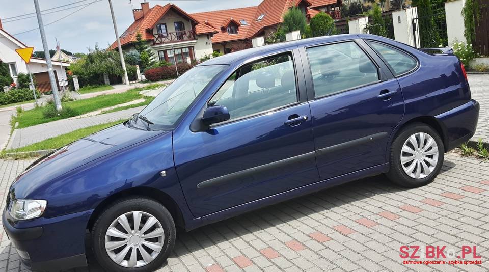 2002' SEAT Cordoba photo #2