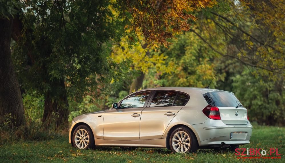 2004' BMW 1 Series photo #5