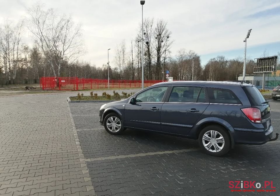 2008' Opel Astra photo #3