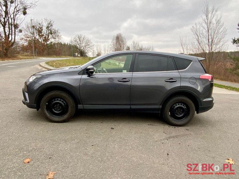 2018' Toyota RAV4 2.0 Premium 4X4 photo #2