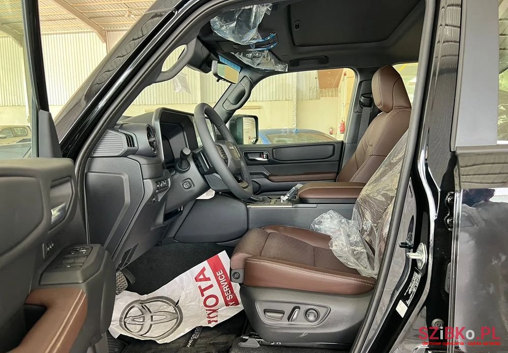 2024' Toyota Land Cruiser photo #2