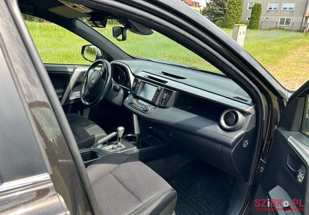 2017' Toyota RAV4 photo #4