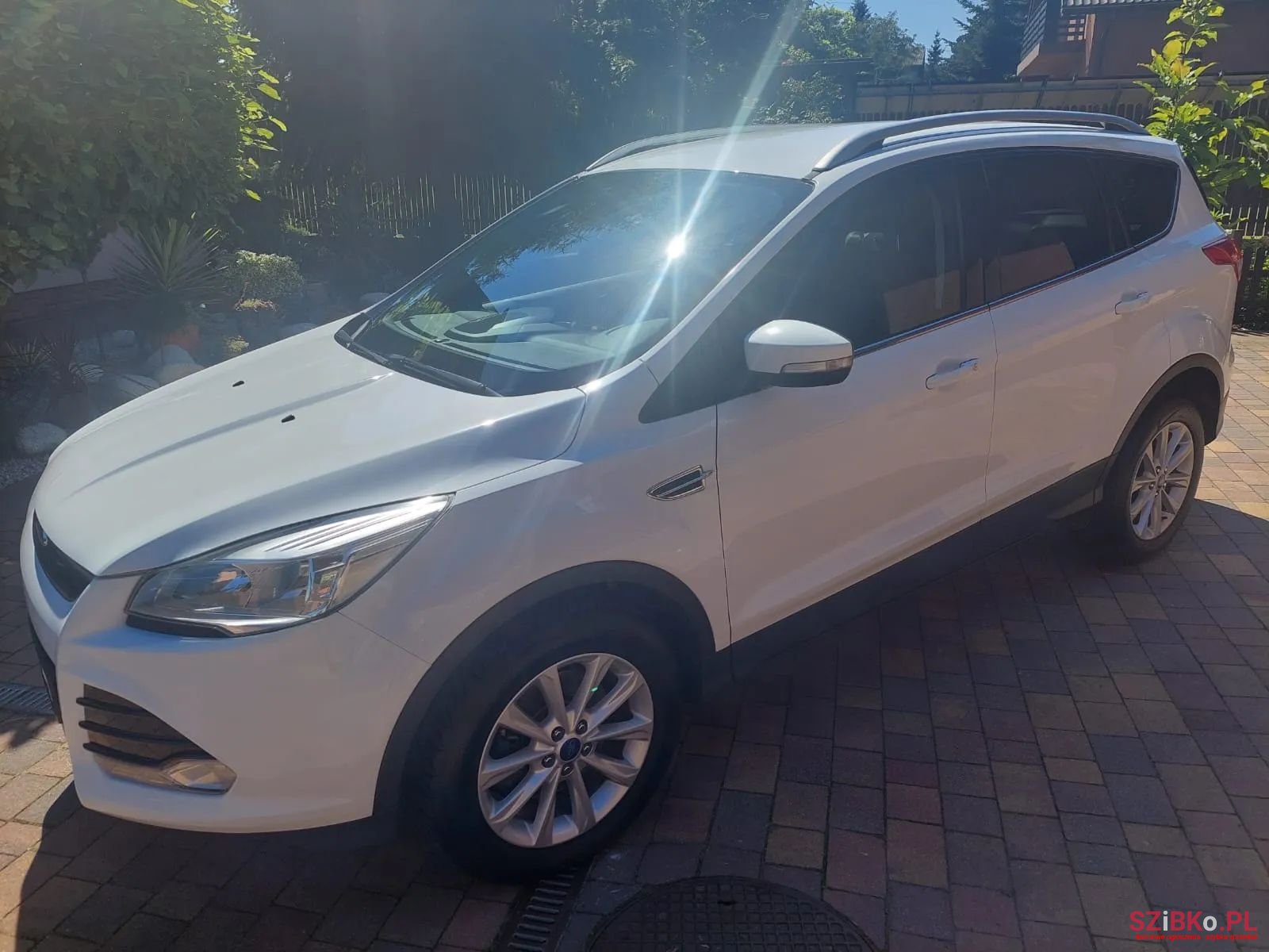 2014' Ford Kuga photo #2