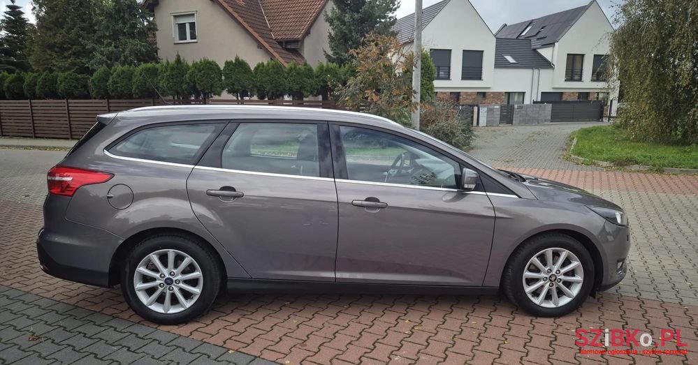 2016' Ford Focus photo #4