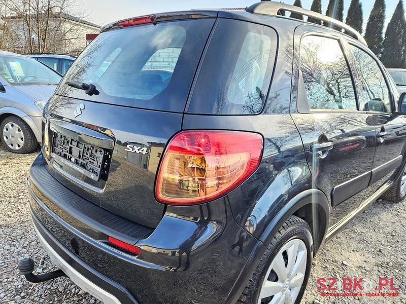 2012' Suzuki SX4 photo #5