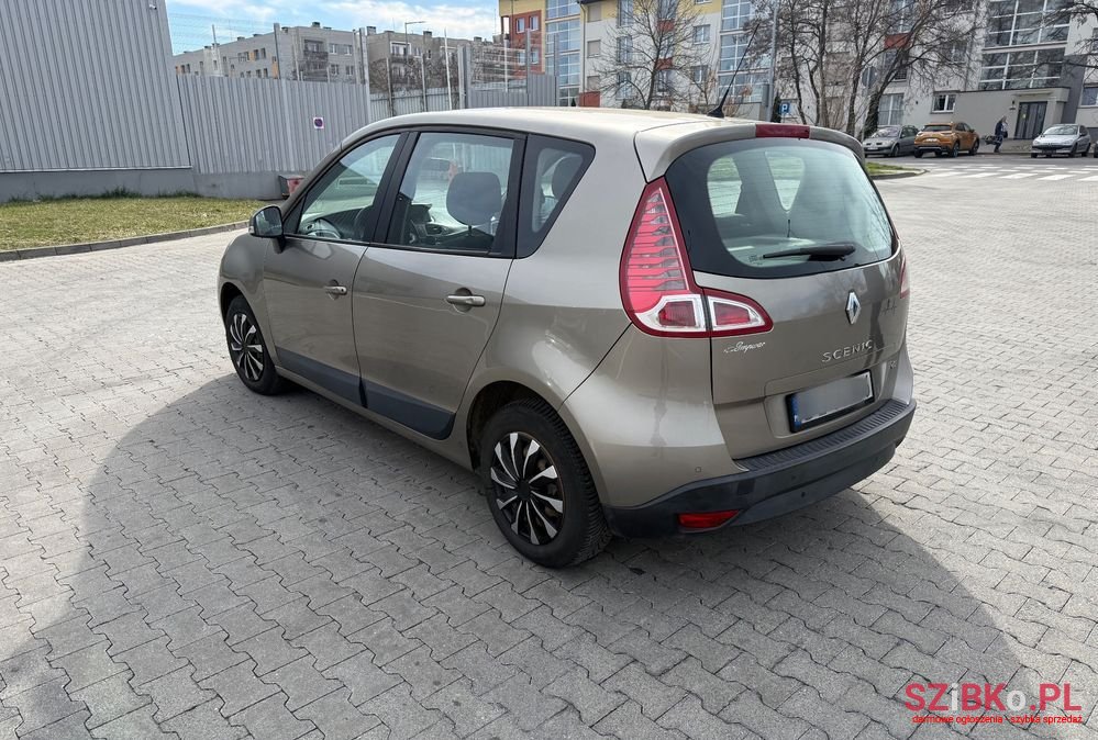 2009' Renault Scenic photo #5