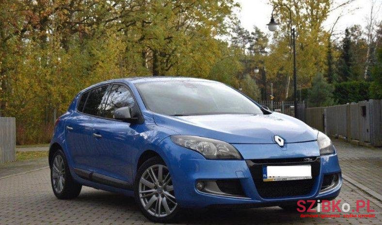 2010' Renault Megane photo #2