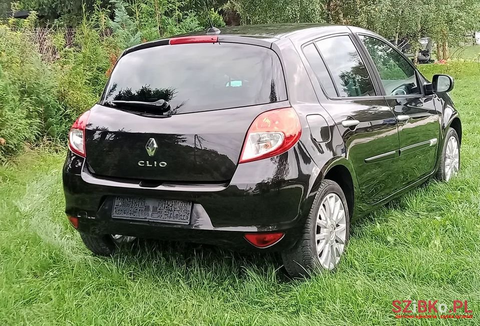 2009' Renault Clio photo #5