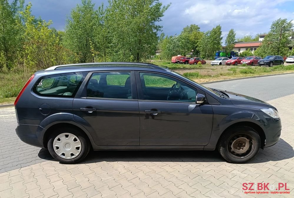 2010' Ford Focus 1.6 Ambiente photo #3