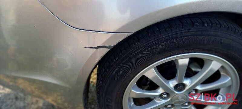 2011' Mitsubishi Lancer photo #5