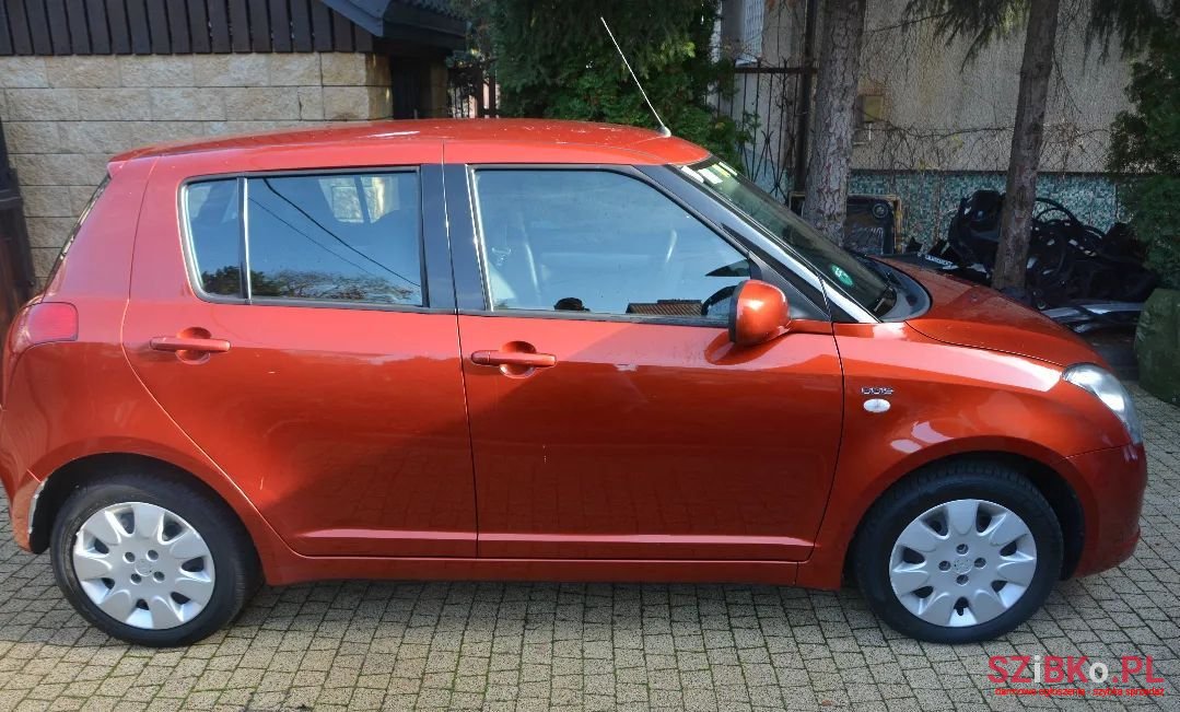 2007' Suzuki Swift photo #3