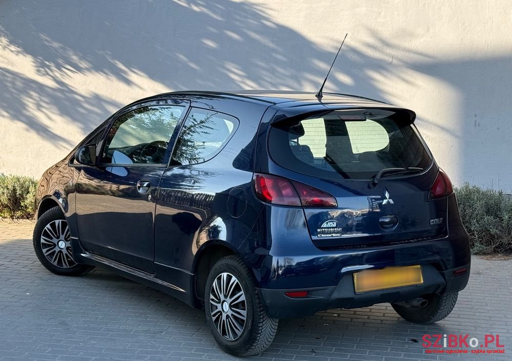 2012' Mitsubishi Colt photo #3