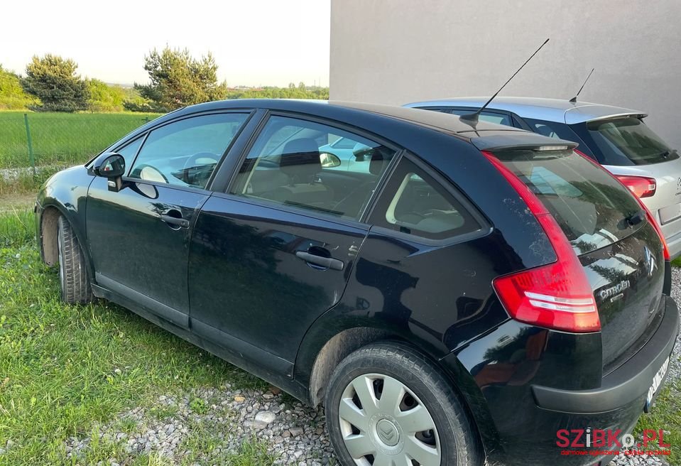 2008' Citroen C4 photo #2