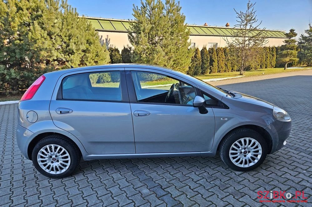 2009' Fiat Grande Punto 1.4 8V Speed photo #5